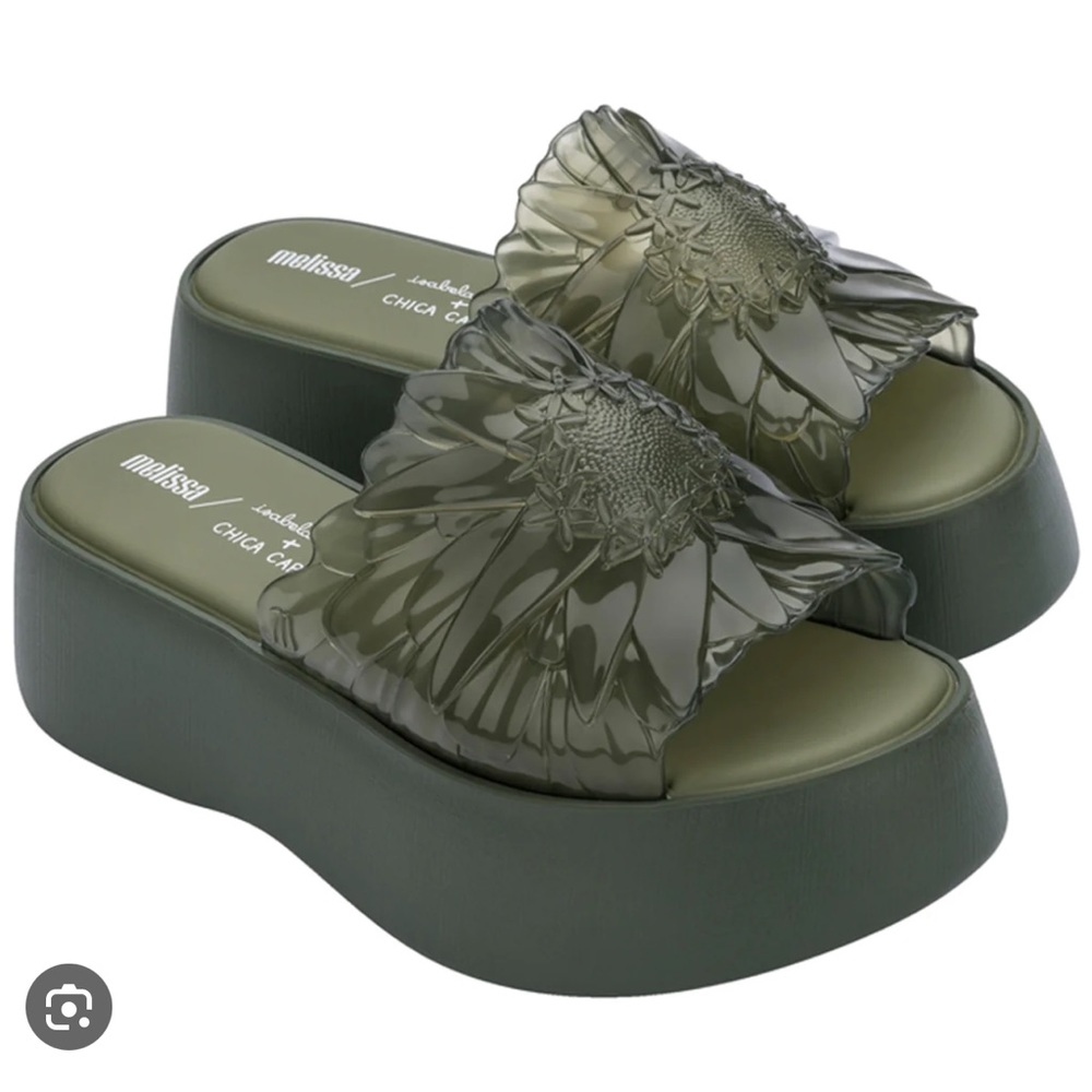 Melissa x Isabela Capeto platforms